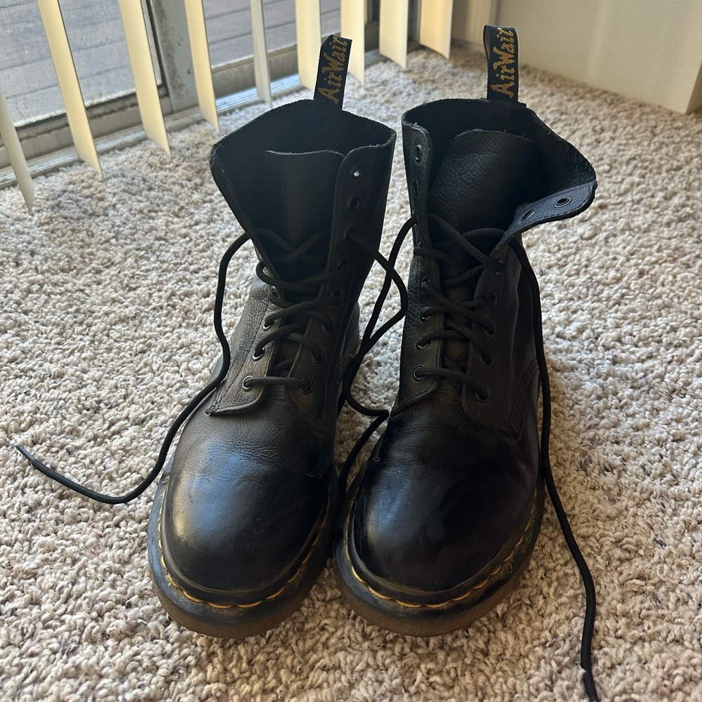 Doc Martens - PASCAL - Lace Up - Size 9 (41)